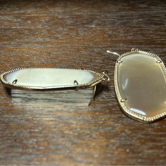 Kendra Scott • Danielle Earrings • Rose Gold Peach Cat’s Eye • French Wire - Picture 4 of 5